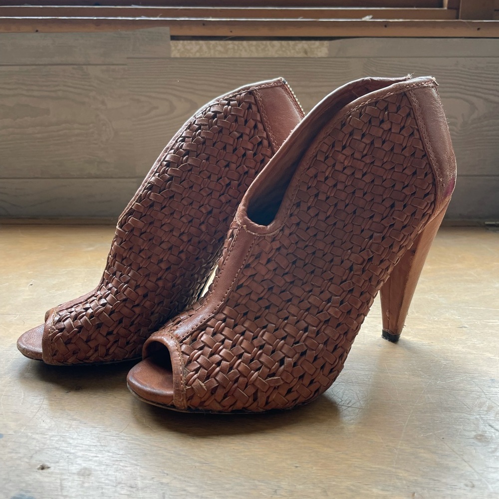 Vince Camuto Heels